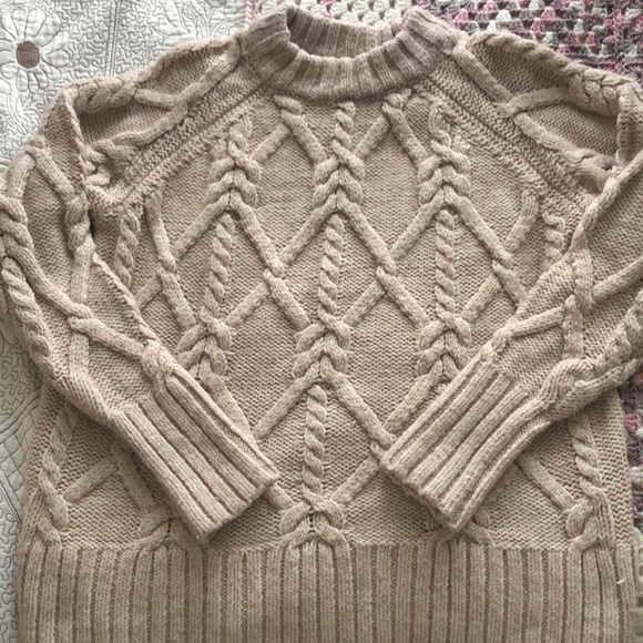 H&M Oversized Cable Knit Sweater - Picture 2 of 5